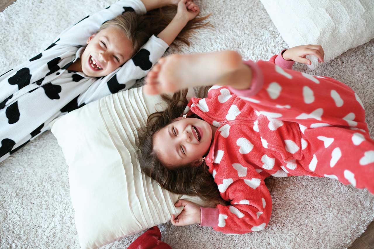 Cómo saber si tu hijo está listo para dormir fuera de casa
