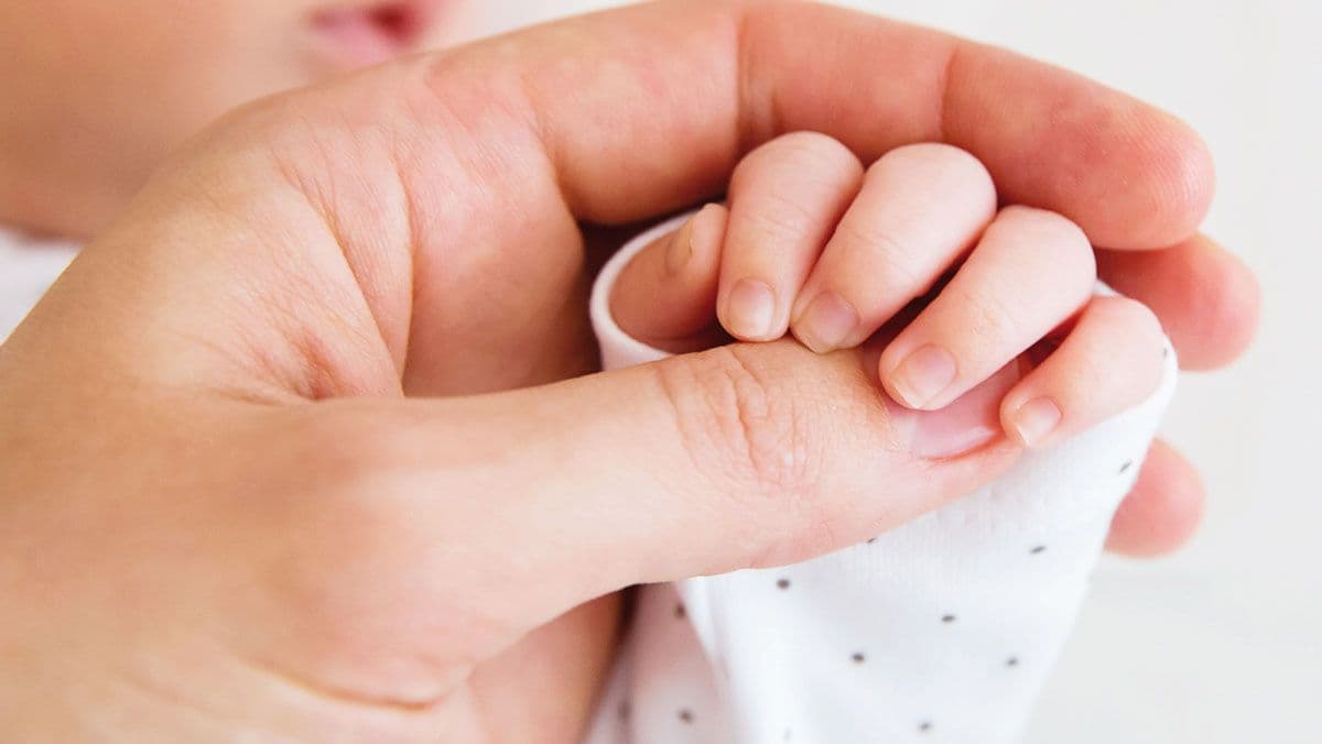 Cómo cortar las uñas a un recién nacido: guía práctica y segura